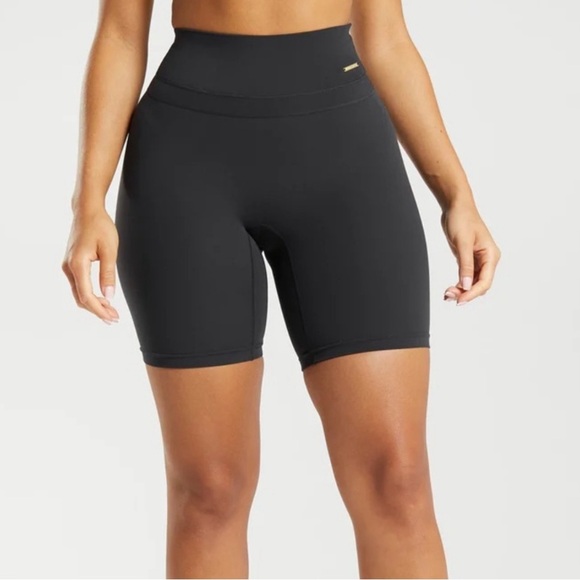 Whitney Simmons Gymshark biker shorts - Picture 3 of 3